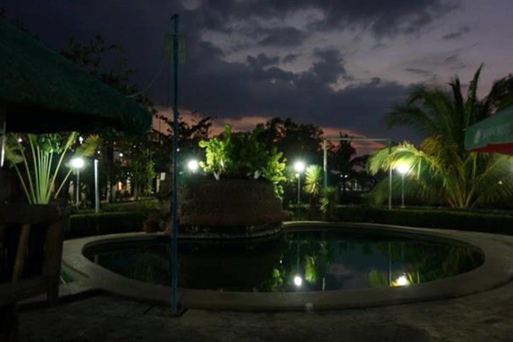 Botolan Rama International Beach Resort מראה חיצוני תמונה